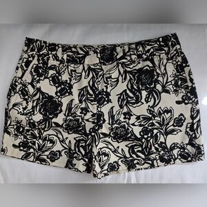 Ann Taylor Loft Original Chino Shorts Sz 6 Cream/Black Floral 4" Inseam Euc